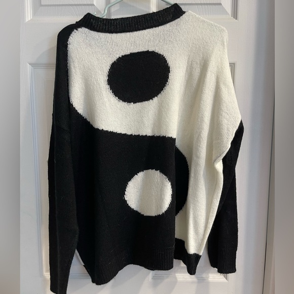 12th Tribe Yin Yang Sweater - Picture 2 of 2